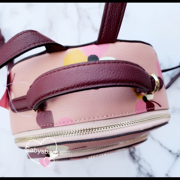Gaby’sBags👜💕-Kate Spade Flower Backpack - Picture 4 of 8